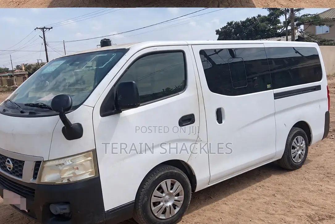 Nissan Caravan (Urvan) 2016 White