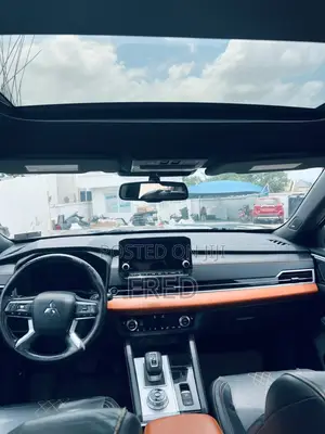 Mitsubishi Outlander SEL 2022 Brown