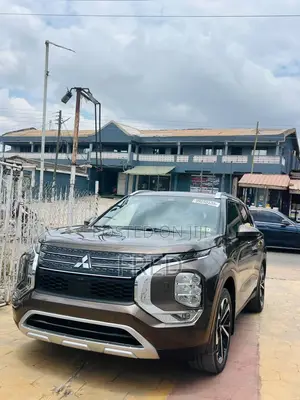 Mitsubishi Outlander SEL 2022 Brown