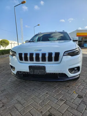Jeep Cherokee Latitude Plus FWD 2019 White