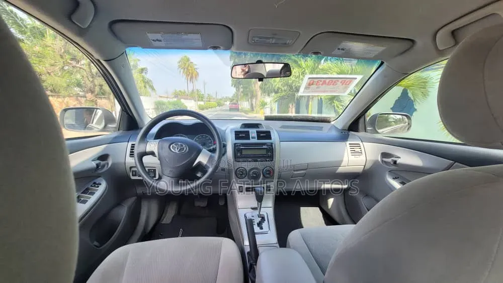 Toyota Corolla LE Special Edition 4dr Sedan (1.8L 4cyl 4A) 2013 Gray