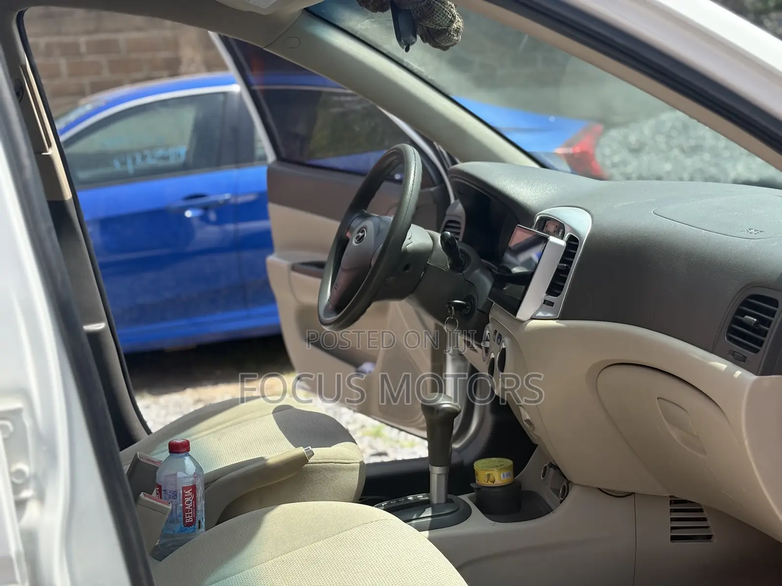 Hyundai Accent SE Automatic 2010 White