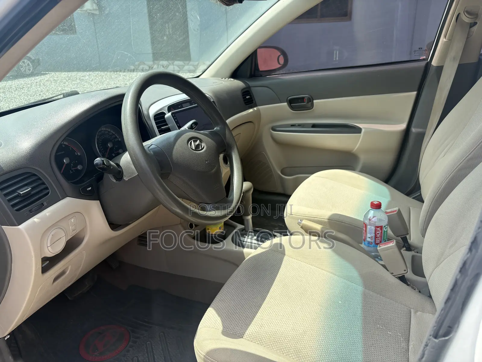 Hyundai Accent SE Automatic 2010 White