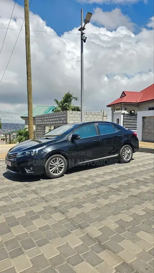 Toyota Corolla Altis 2016 Black