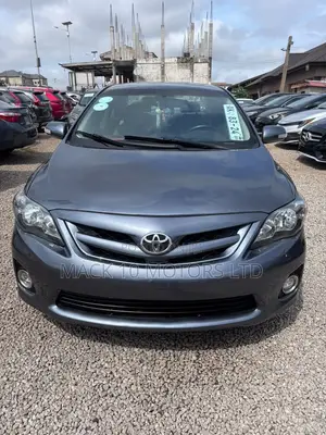 Toyota Corolla L 4dr Sedan (1.8L 4cyl 5M) 2013 Gray