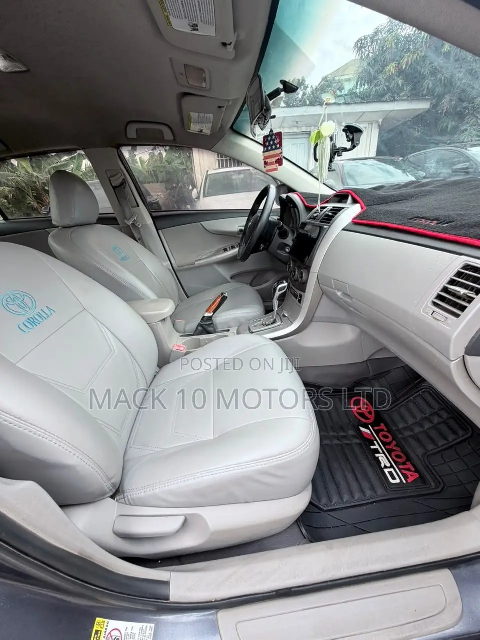Toyota Corolla L 4dr Sedan (1.8L 4cyl 5M) 2013 Gray