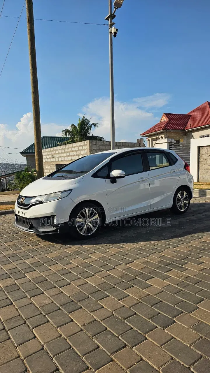 Honda Fit 2017 White