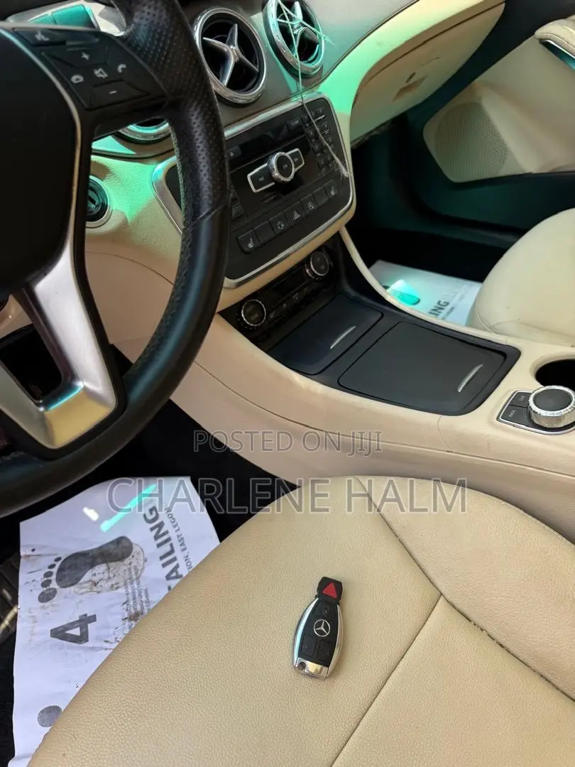 Mercedes-Benz GLA 250 2018 Red