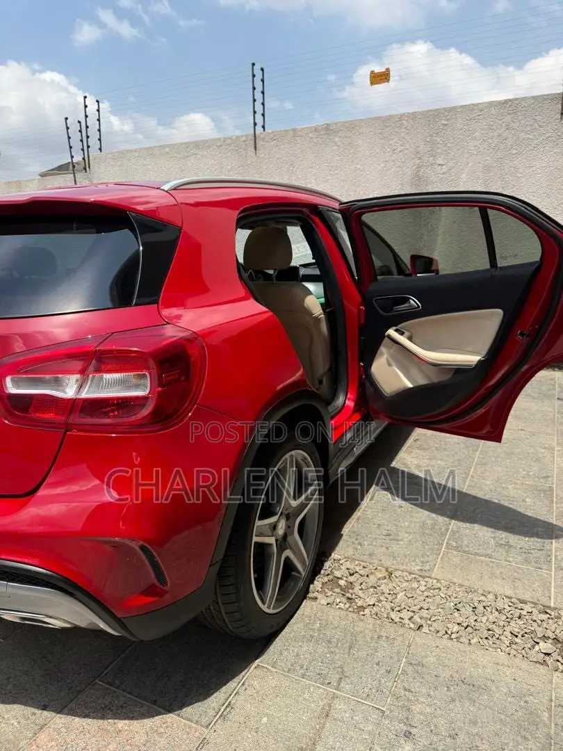 Mercedes-Benz GLA 250 2018 Red