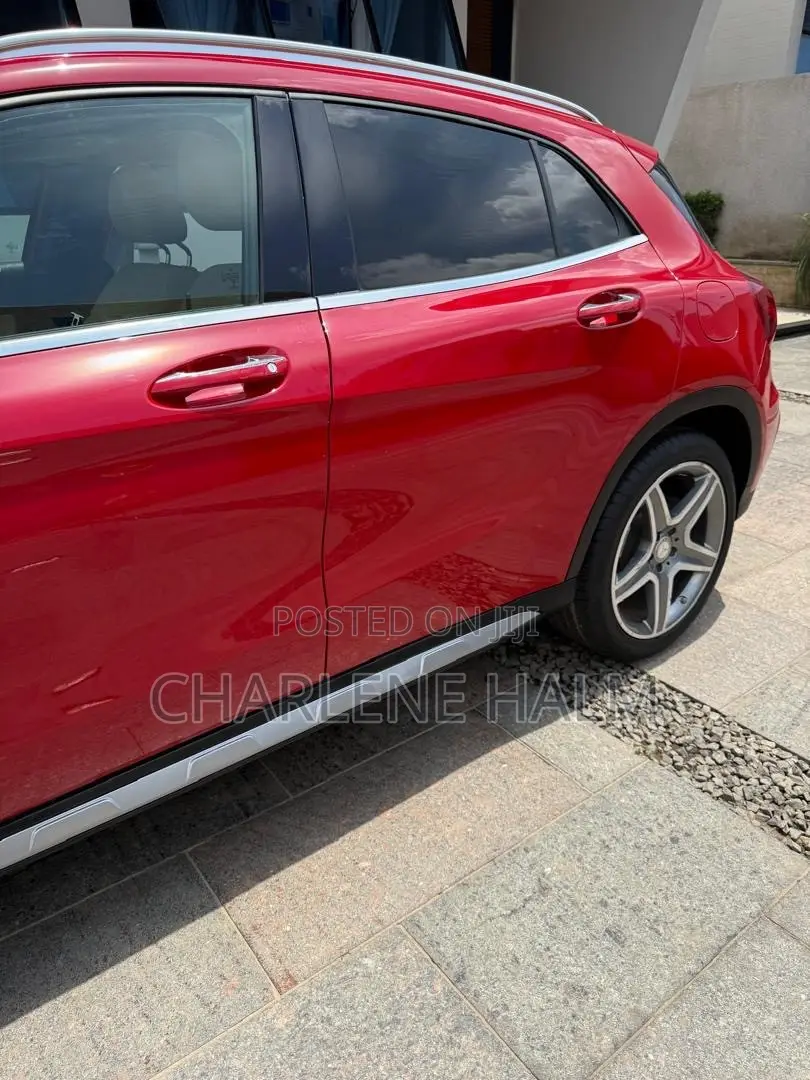 Mercedes-Benz GLA 250 2018 Red