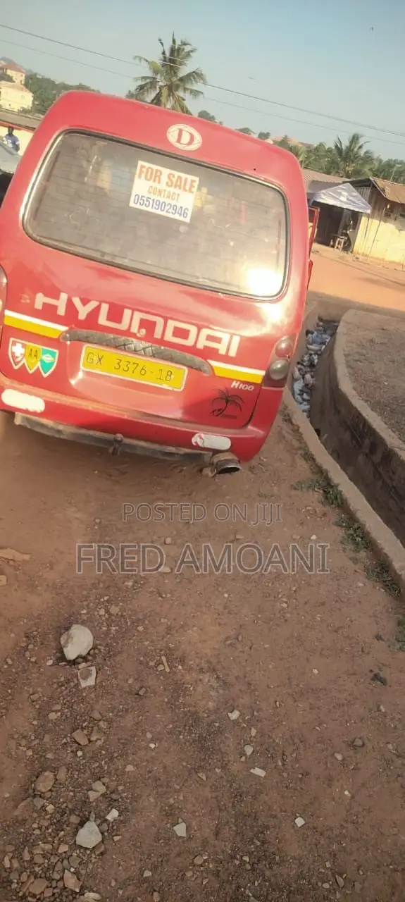 Hyundai H-100 1995 Red