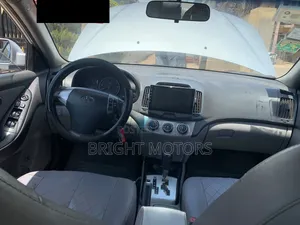 Hyundai Elantra GLS Automatic 2011 Silver