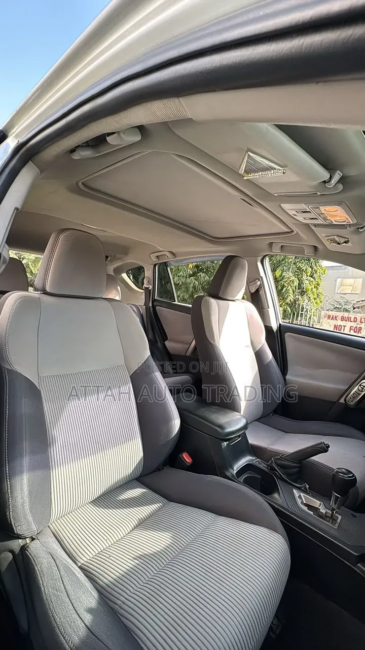 Toyota HiAce 2014 Silver