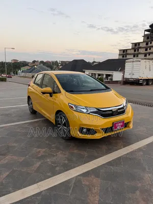 Honda Fit 2018 Yellow