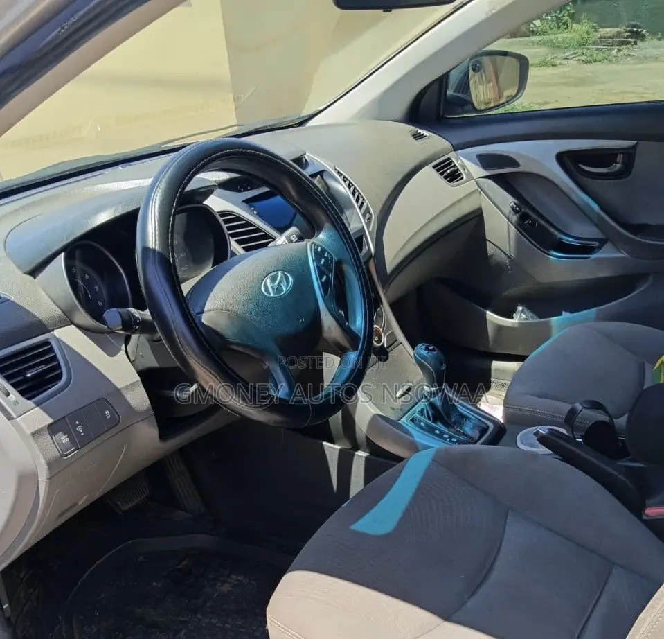 Hyundai Elantra Limited 4dr Sedan (1.8L 4cyl 6A) 2014 Silver