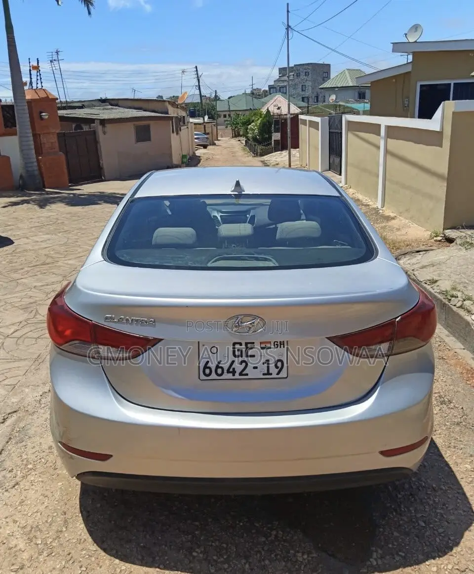 Hyundai Elantra Limited 4dr Sedan (1.8L 4cyl 6A) 2014 Silver