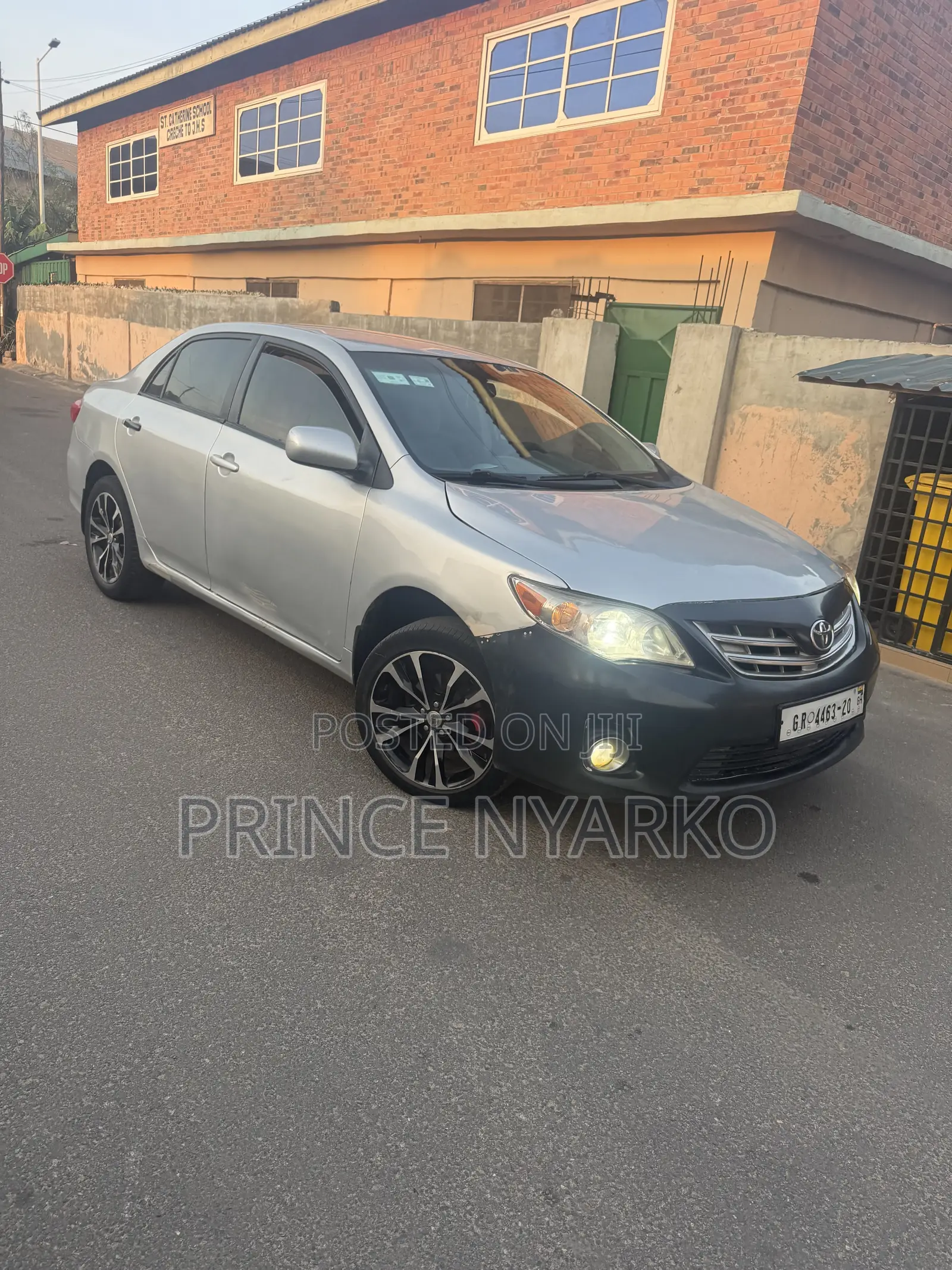 Toyota Corolla LE 4dr Sedan (1.8L 4cyl 4A) 2013 Silver