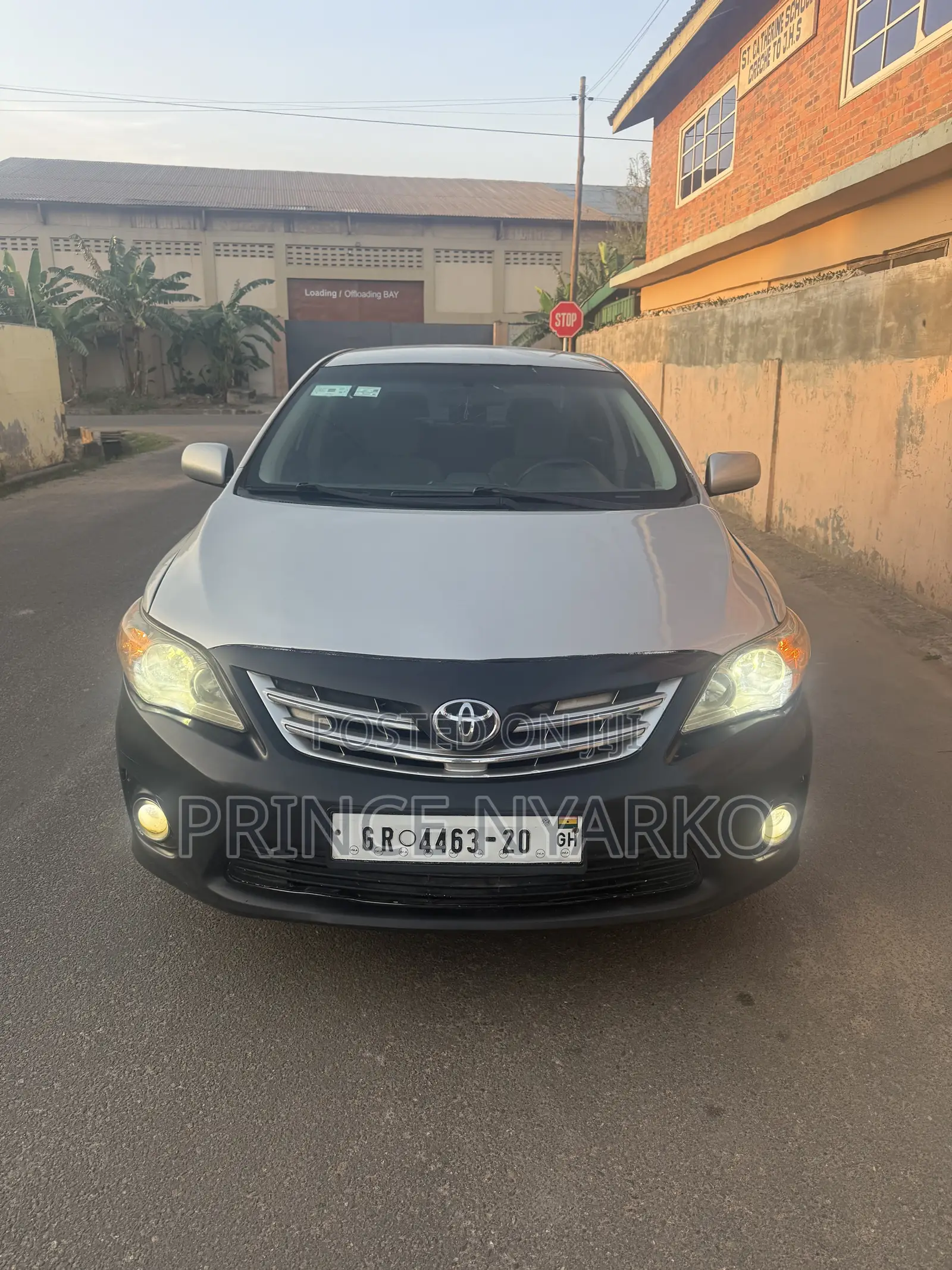 Toyota Corolla LE 4dr Sedan (1.8L 4cyl 4A) 2013 Silver