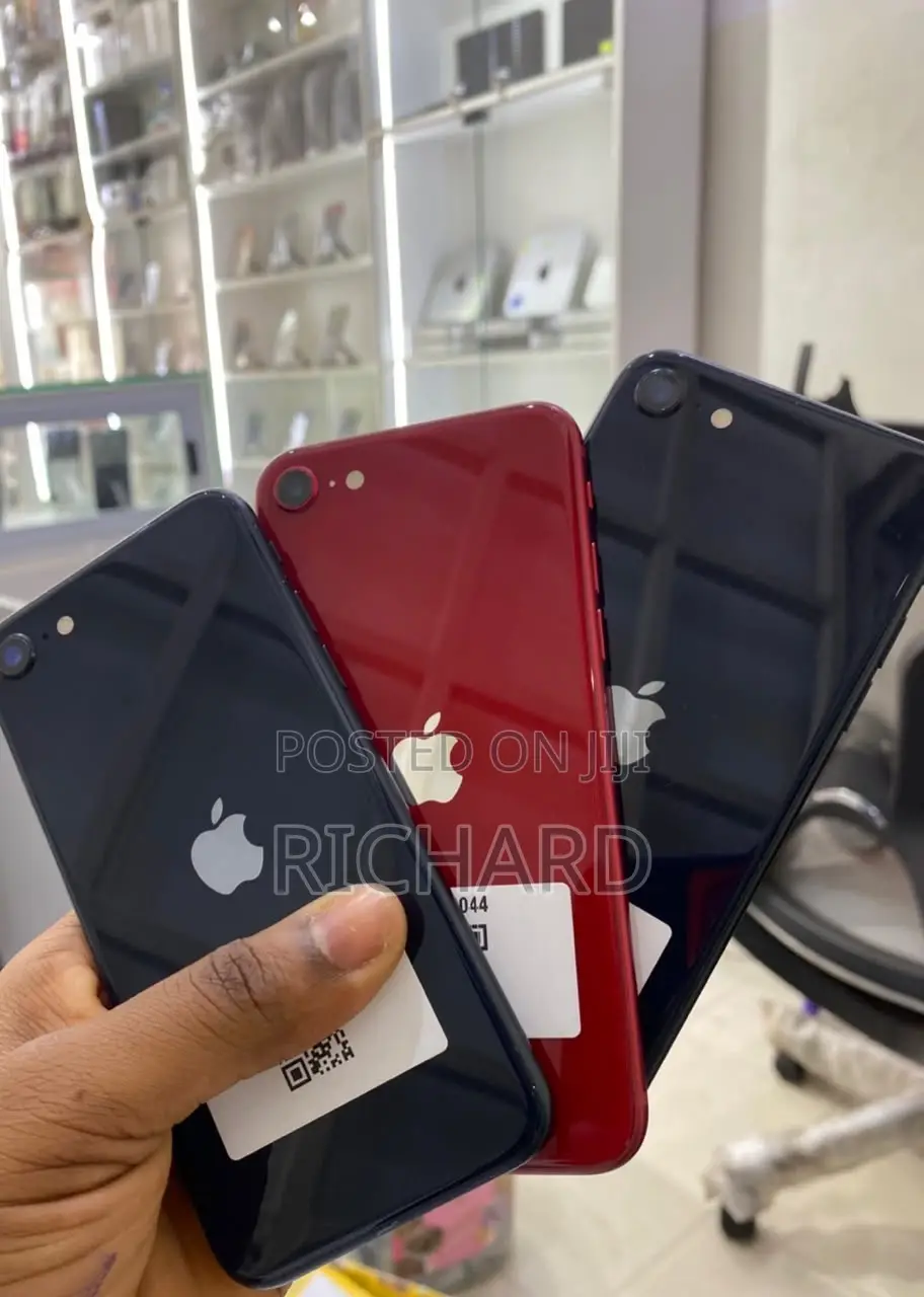 Apple iPhone SE (2022) 64 GB Black