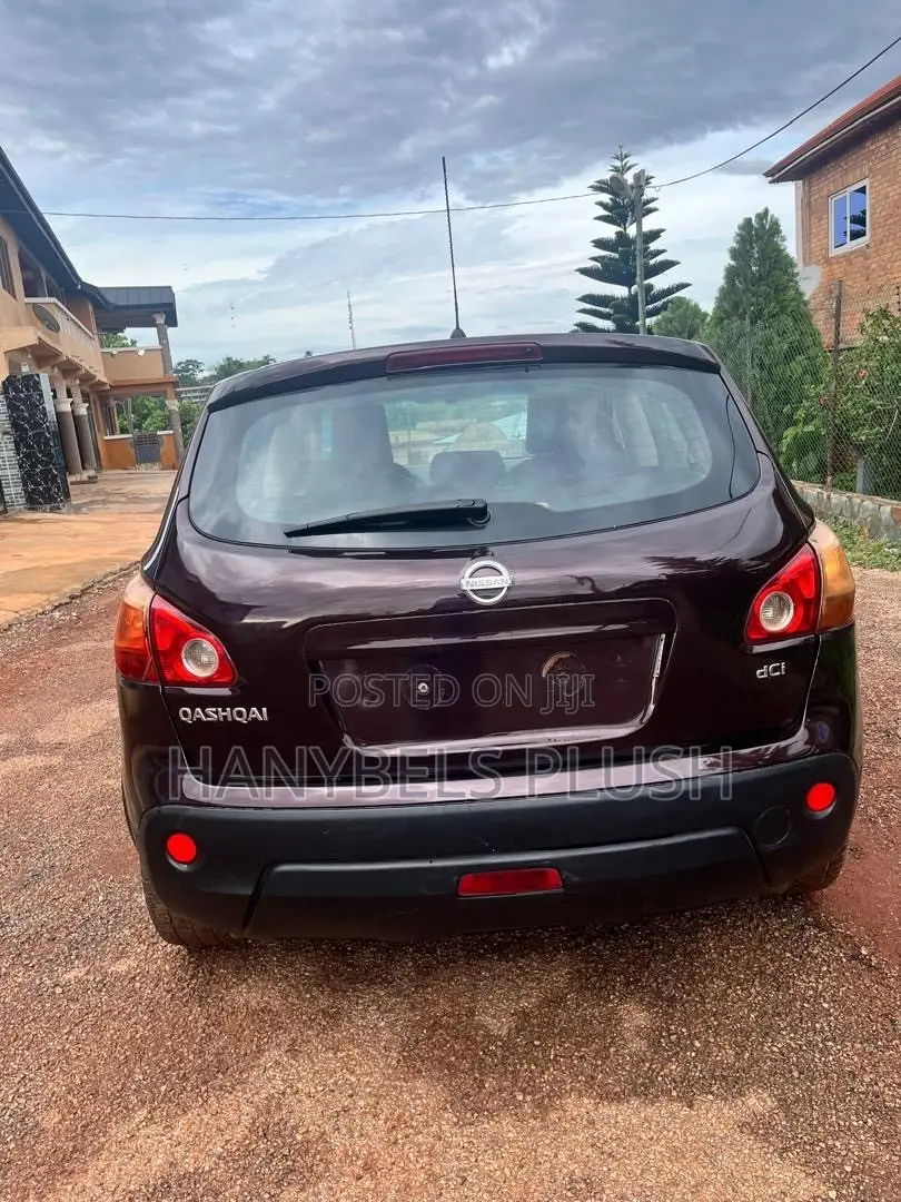 Nissan Qashqai 2011 Red
