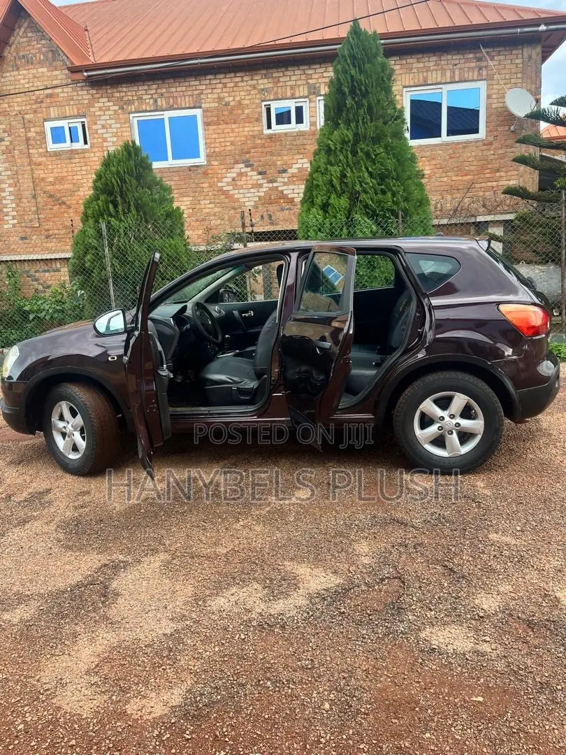 Nissan Qashqai 2011 Red