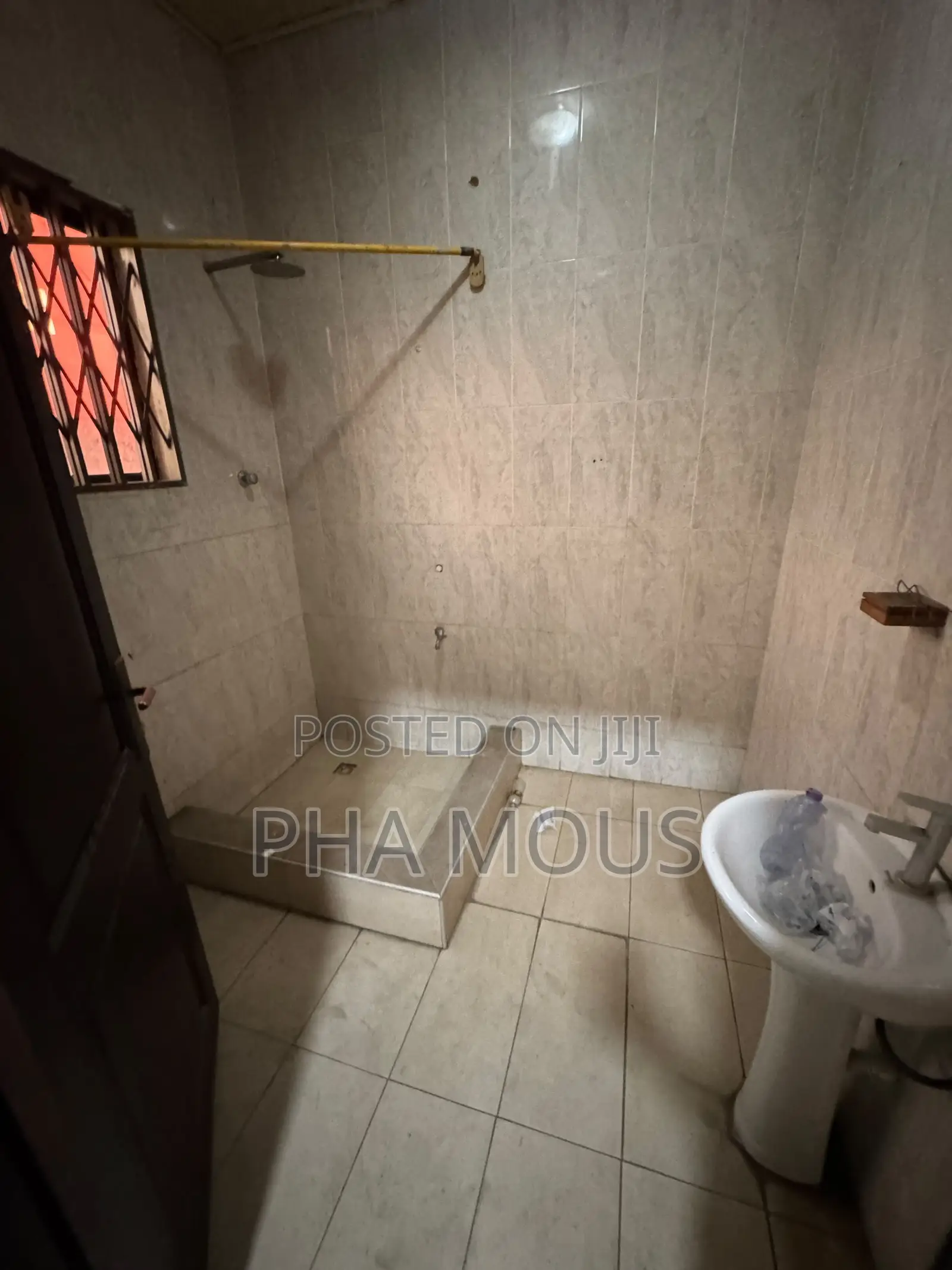 7bdrm House in Achimota for rent