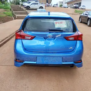 Toyota Corolla L 4dr Sedan (1.8L 4cyl CVT) 2017 Blue