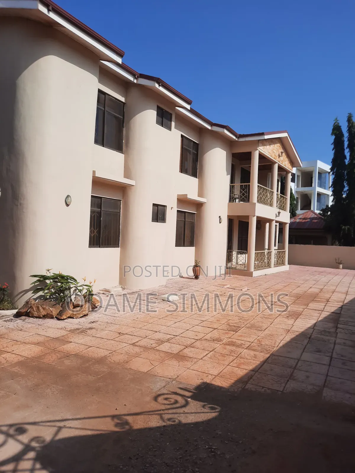 9bdrm Duplex in Shalom Estate, for sale