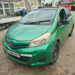 Toyota Vitz 1.3 AWD 5dr 2013 Green