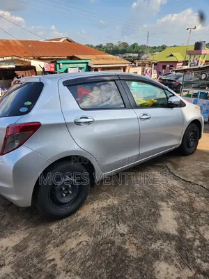Toyota Vitz 1.3 FWD 5dr 2013 Silver