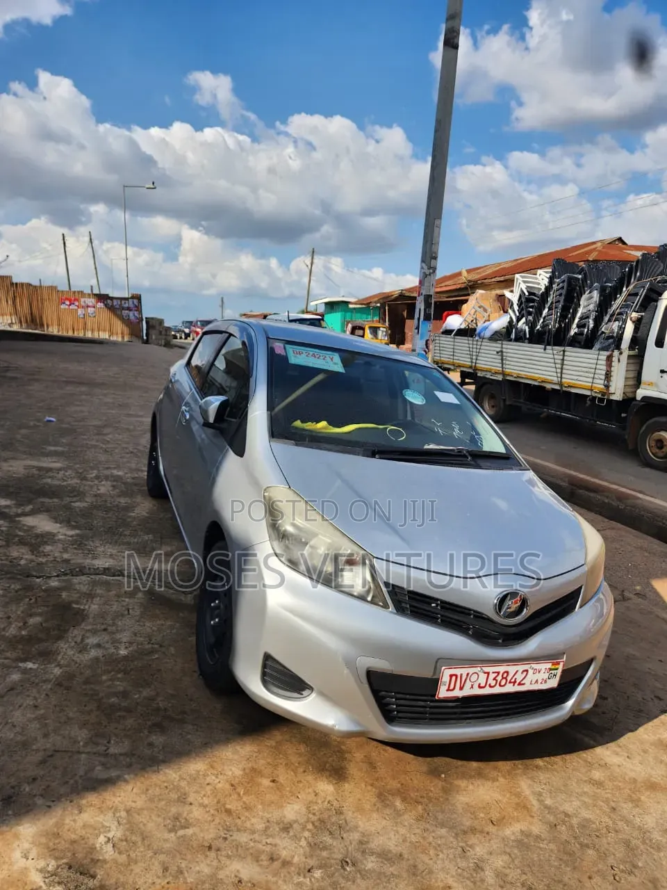 Toyota Vitz 1.3 FWD 5dr 2013 Silver