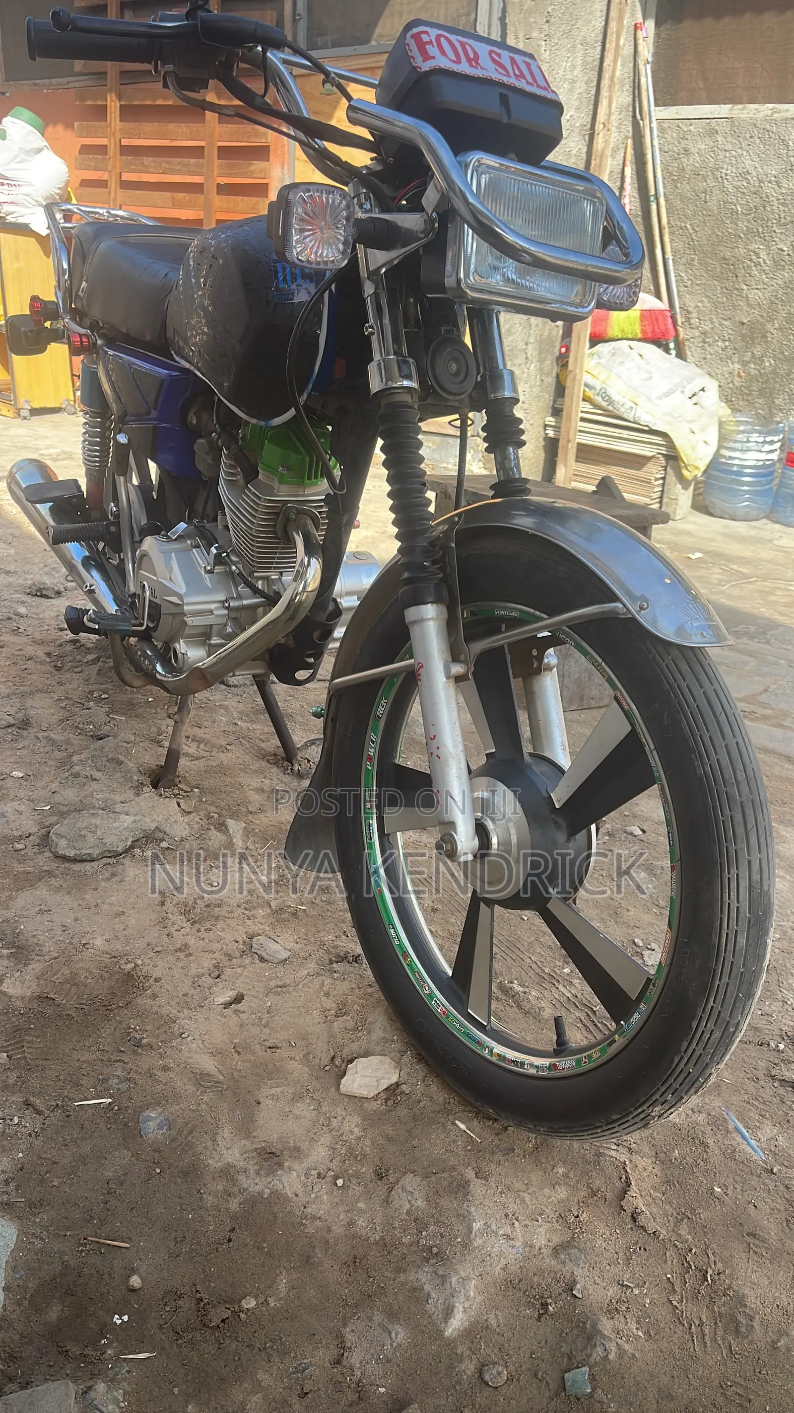 Royal RY125 2025