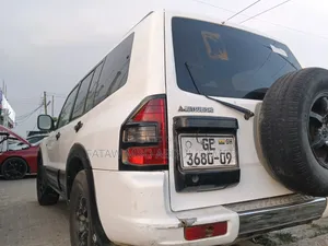 Mitsubishi Pajero 2008 White