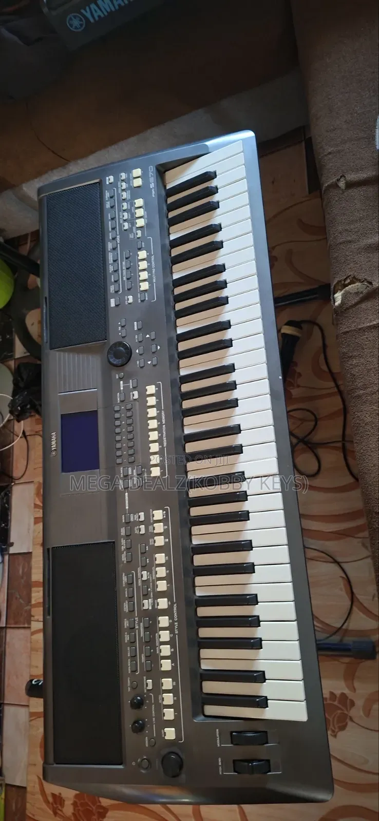Yamaha PSR S670