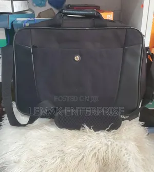 HP Essential Top Load Case a Classic, Durable Briefcase-Style Shoulder