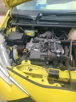 Toyota Vitz 2017 Yellow