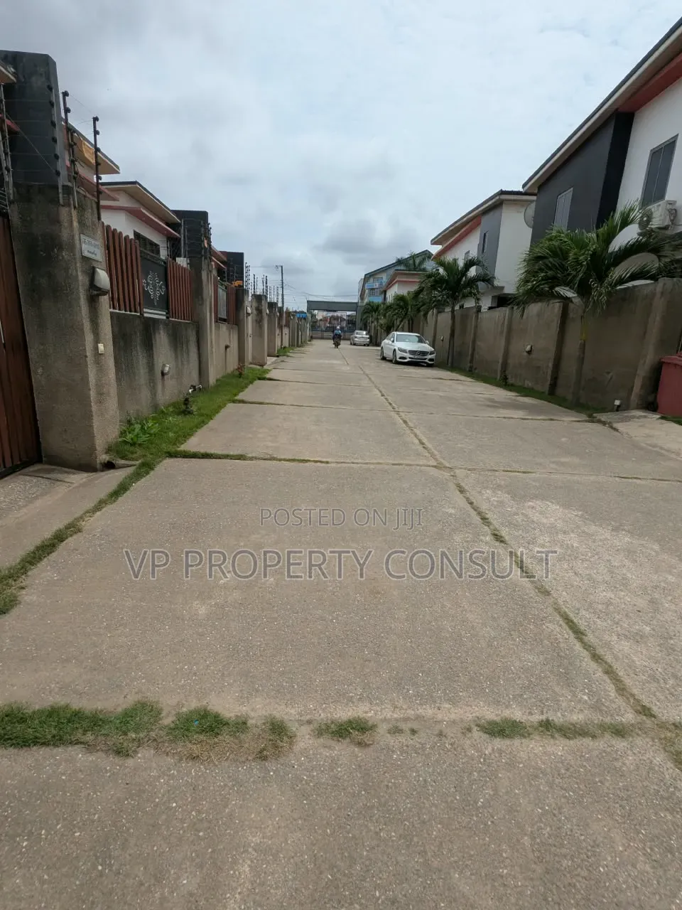 3bdrm Townhouse / Terrace in Parakuo Estate for rent