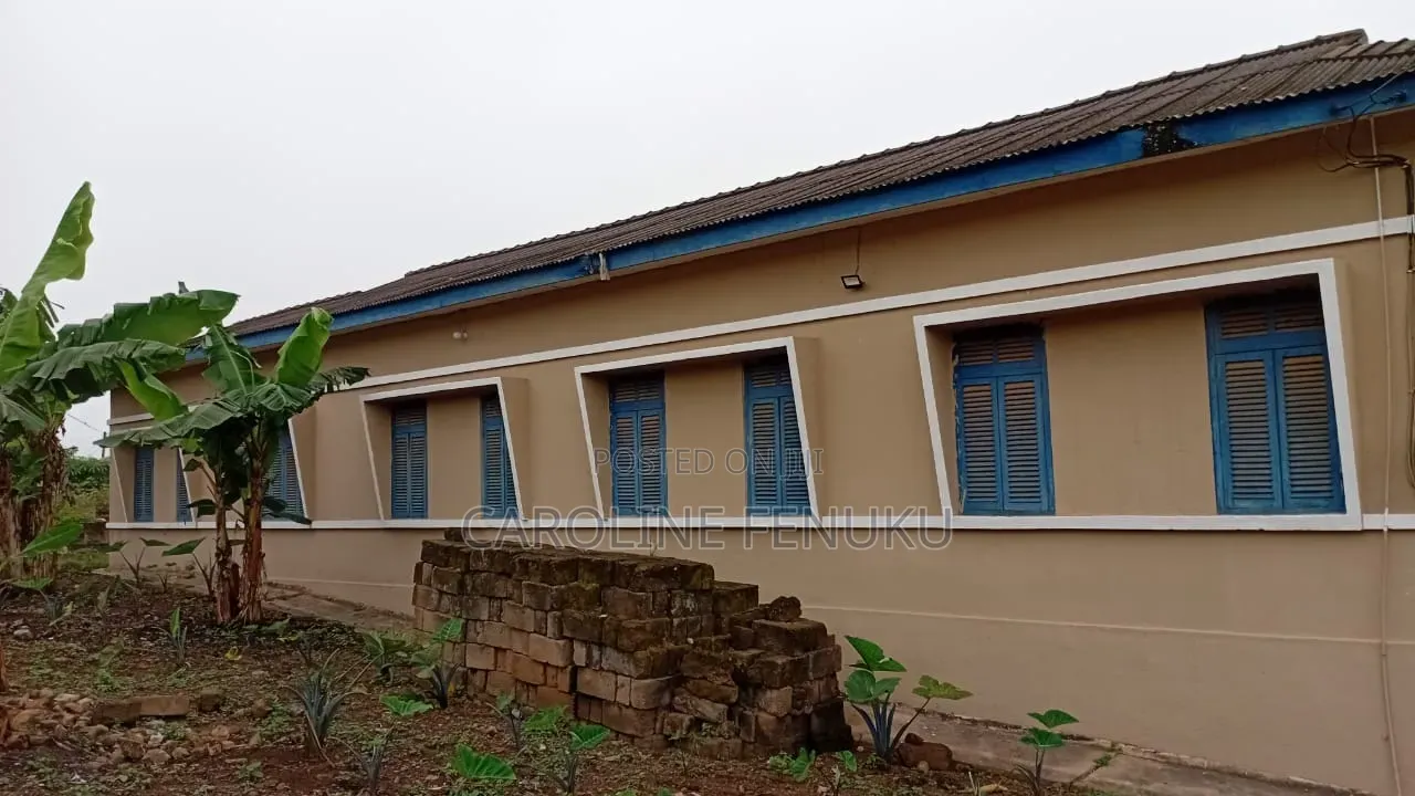 4bdrm House in Akuapim North for sale