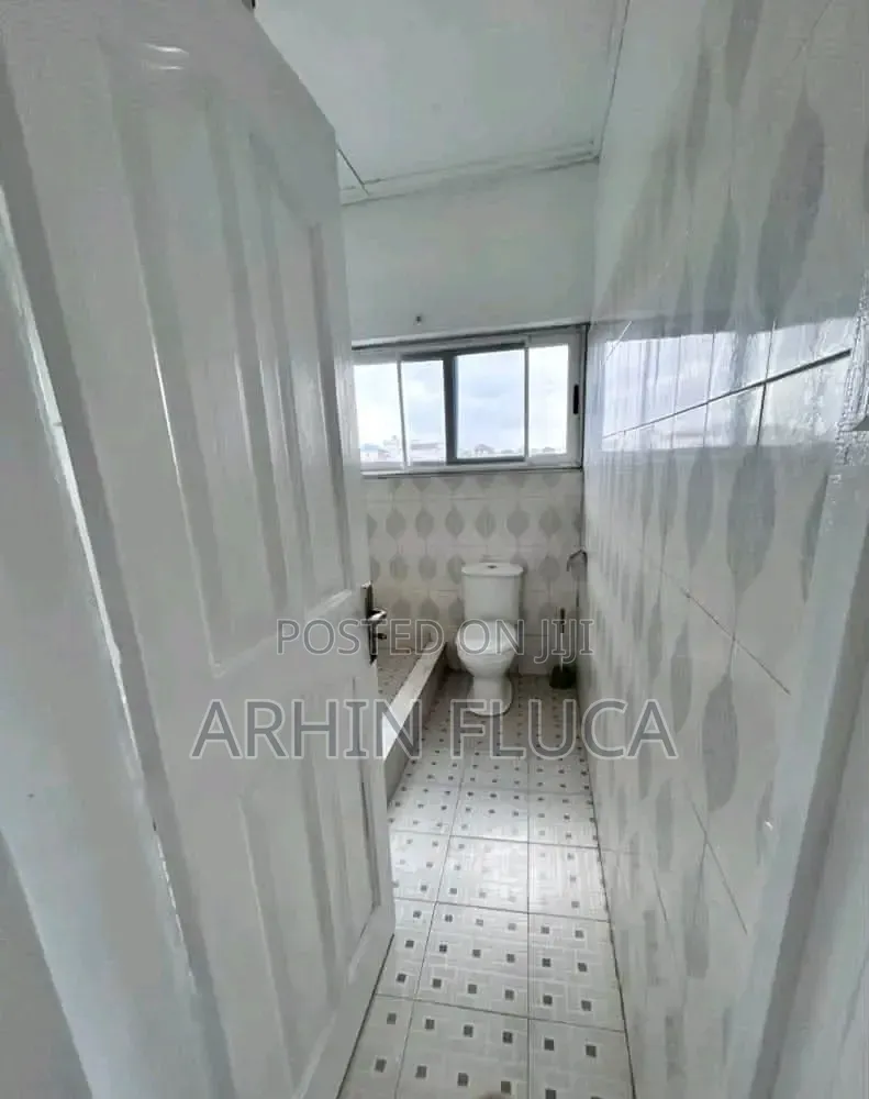 1bdrm Apartment in Ahrin, The Mall for rent