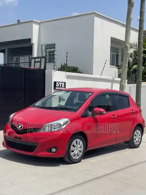 Toyota Vitz 1.3 AWD 5dr 2014 Red