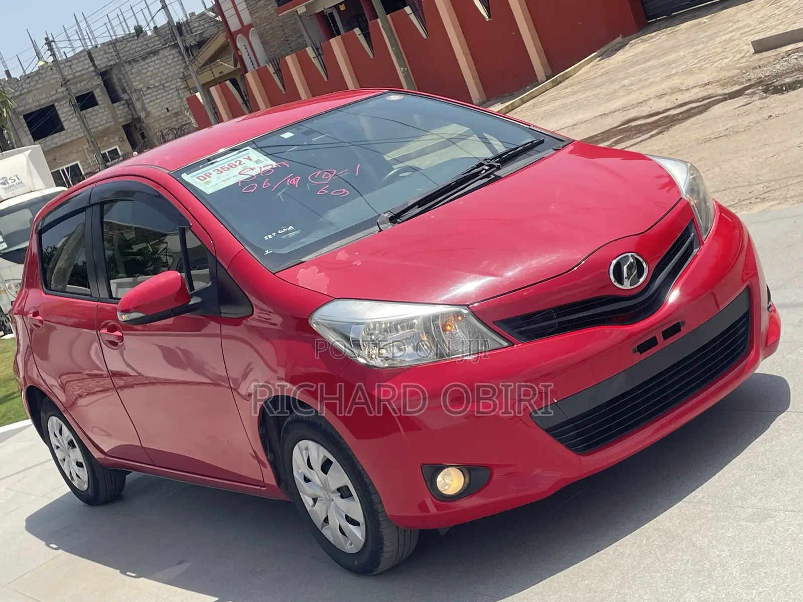 Toyota Vitz 1.3 AWD 5dr 2014 Red
