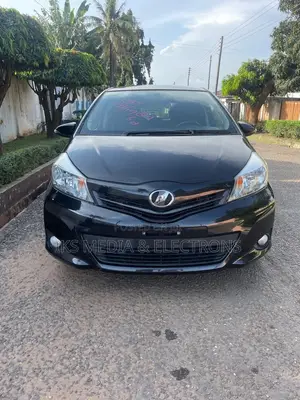 Toyota Vitz 2014 Black