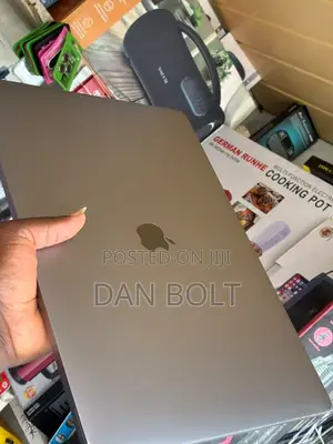 Laptop Apple MacBook Pro 2020 16GB Intel Core i9 SSD 512GB