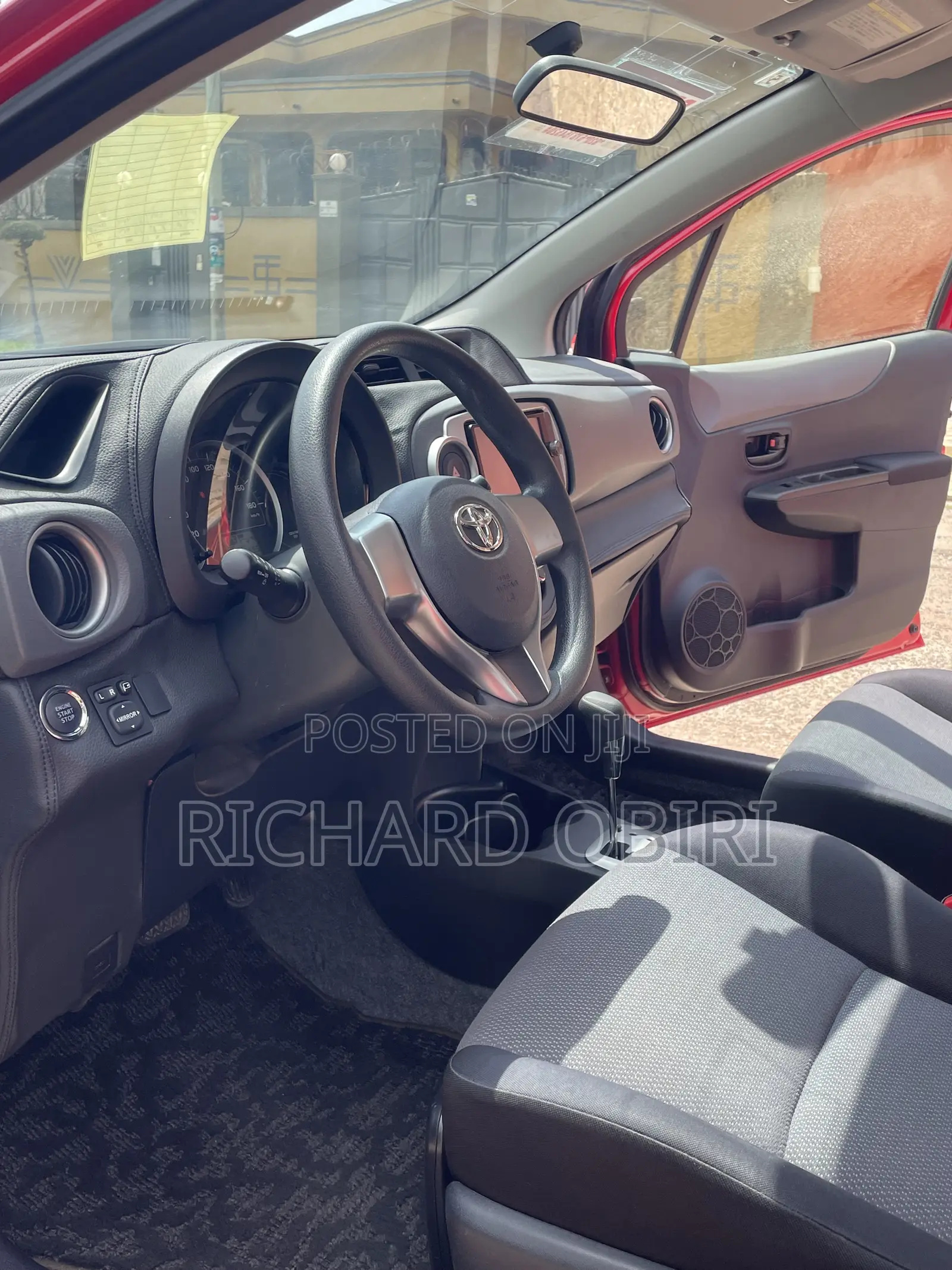 Toyota Vitz 1.3 AWD 5dr 2014 Red