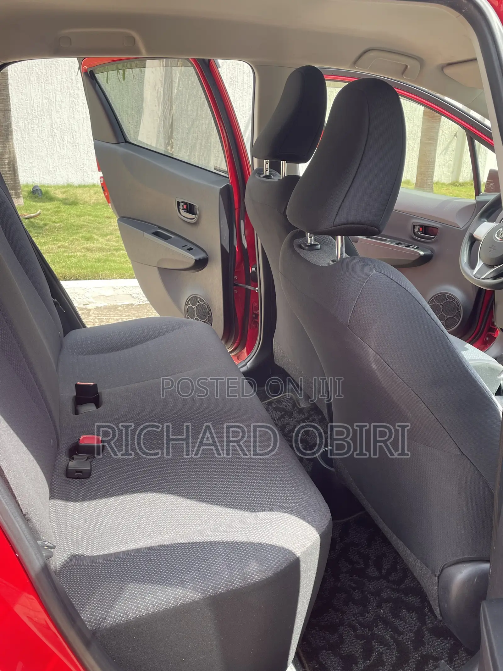 Toyota Vitz 1.3 AWD 5dr 2014 Red