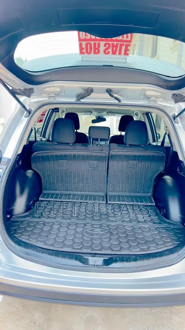 Toyota RAV4 LE AWD (2.5L 4cyl 6A) 2017 Silver