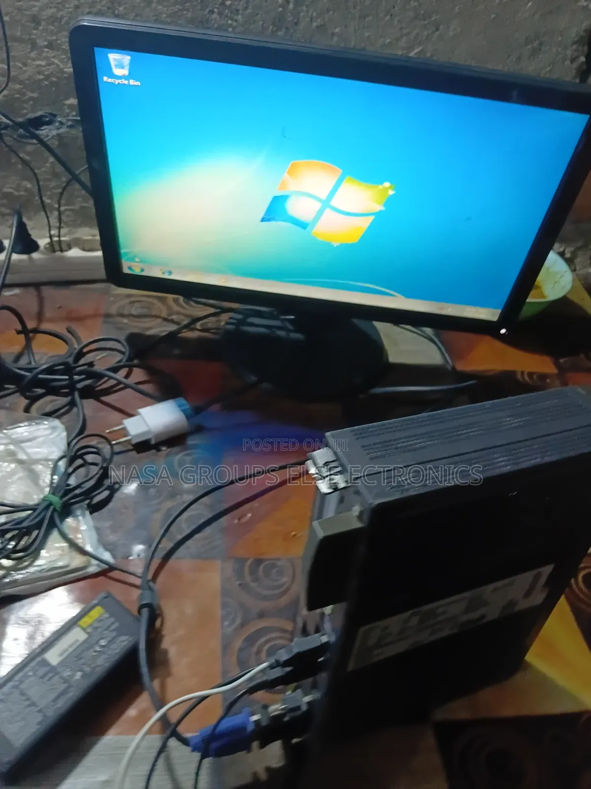 Desktop Computer Fujitsu Celsius H760 4GB Intel Core i3 HDD+SSD 256GB