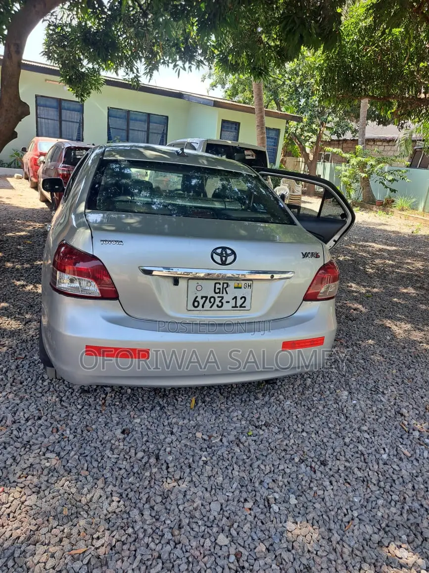 Toyota Yaris 2007 Gray