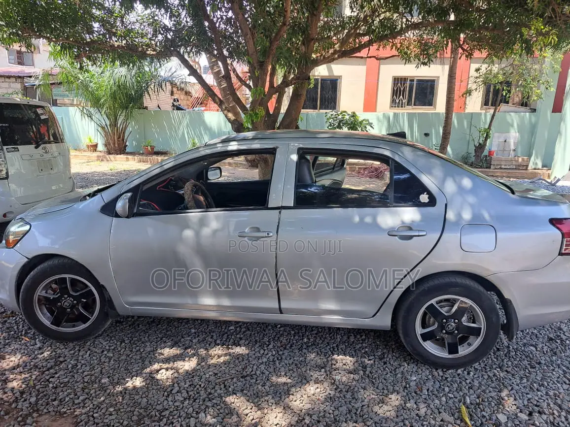 Toyota Yaris 2007 Gray
