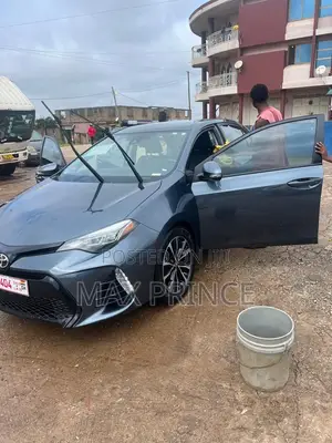 Toyota Corolla SE (1.8L 4cyl 2A) 2018 Gray